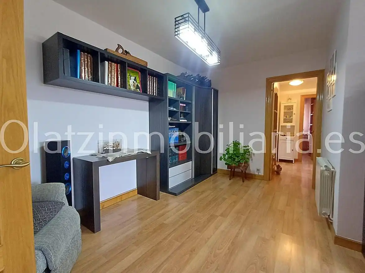 Sala d'estar de Pis en venda en Erandio amb Calefacció, Terrassa i Traster