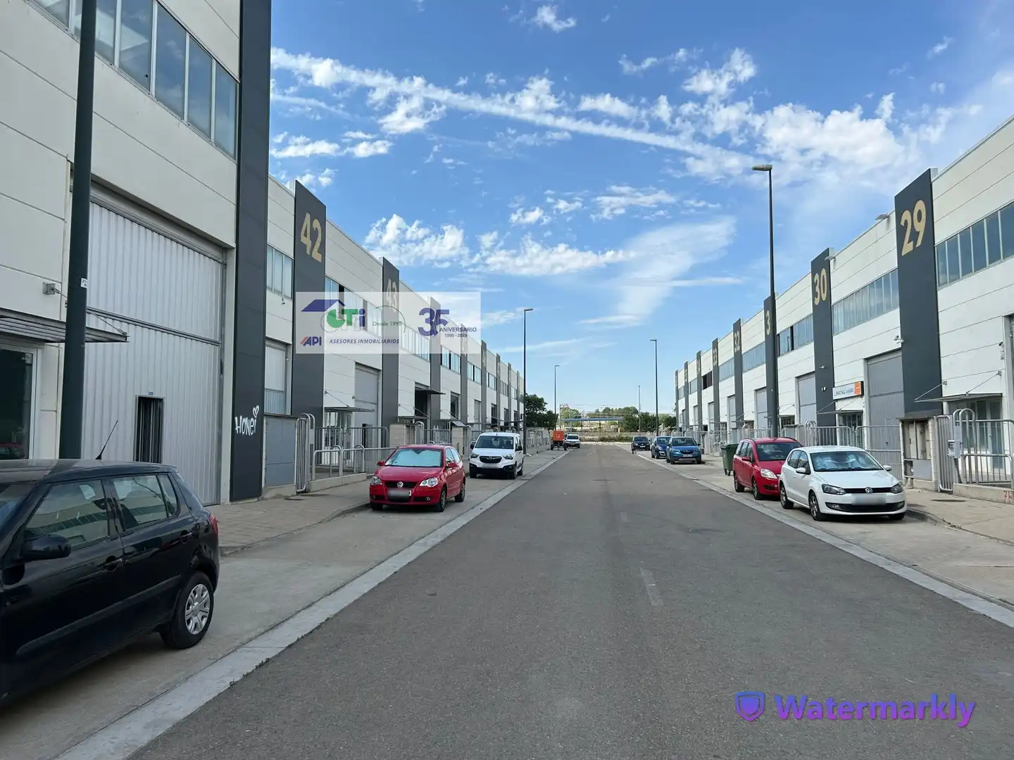 Vista exterior de Nau industrial en venda en  Zaragoza Capital