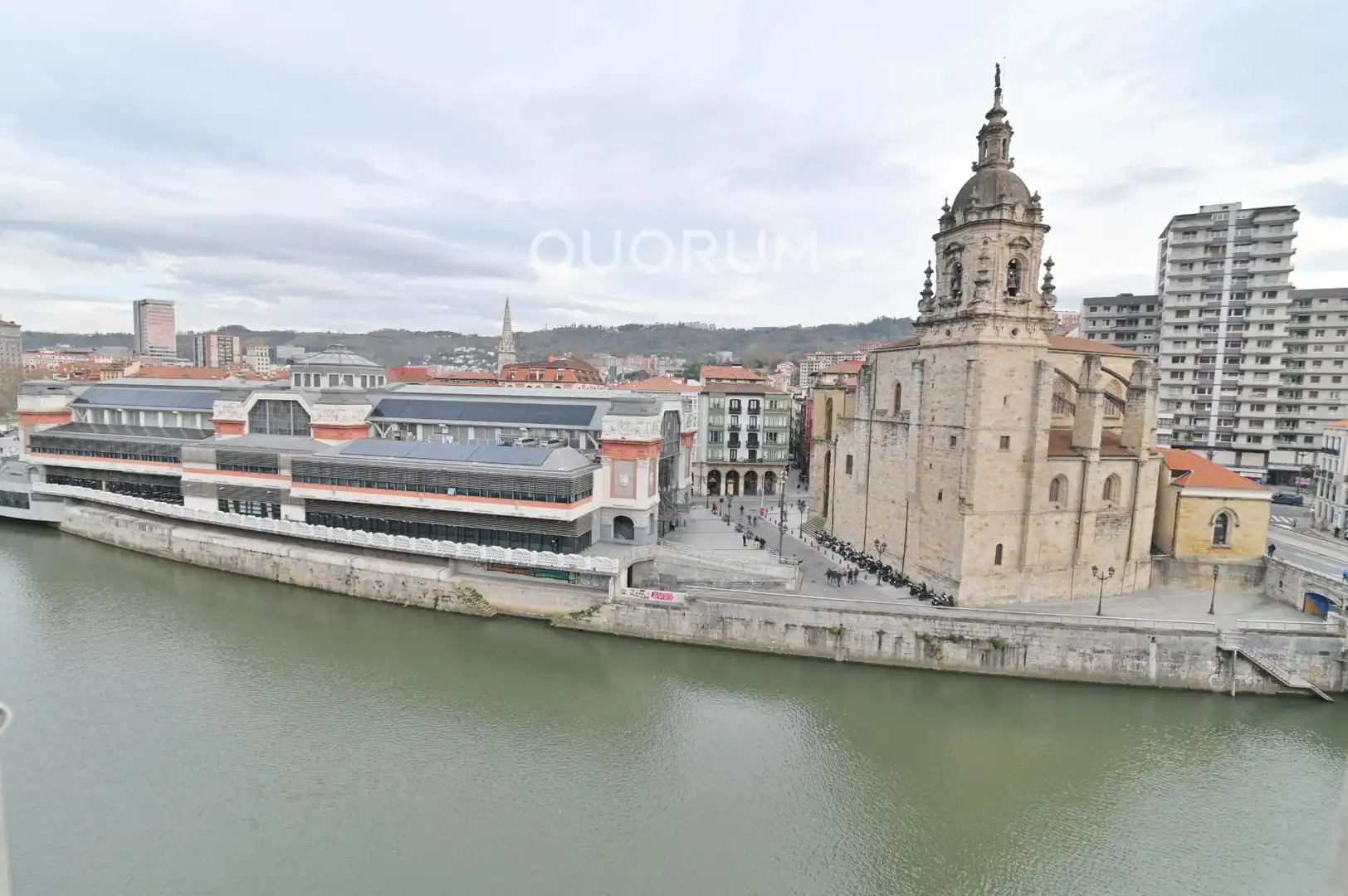 Exterior view of Flat for sale in Bilbao   with Furnished, Balcony and Jacuzzi