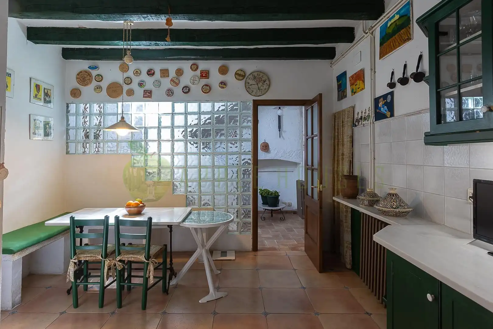 Cuina de Casa o xalet en venda en Vilanova i la Geltrú amb Aire condicionat, Calefacció i Jardí privat