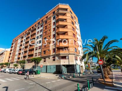 Vista exterior de Dúplex en venda en Castellón de la Plana / Castelló de la Plana amb Aire condicionat, Terrassa i Balcó