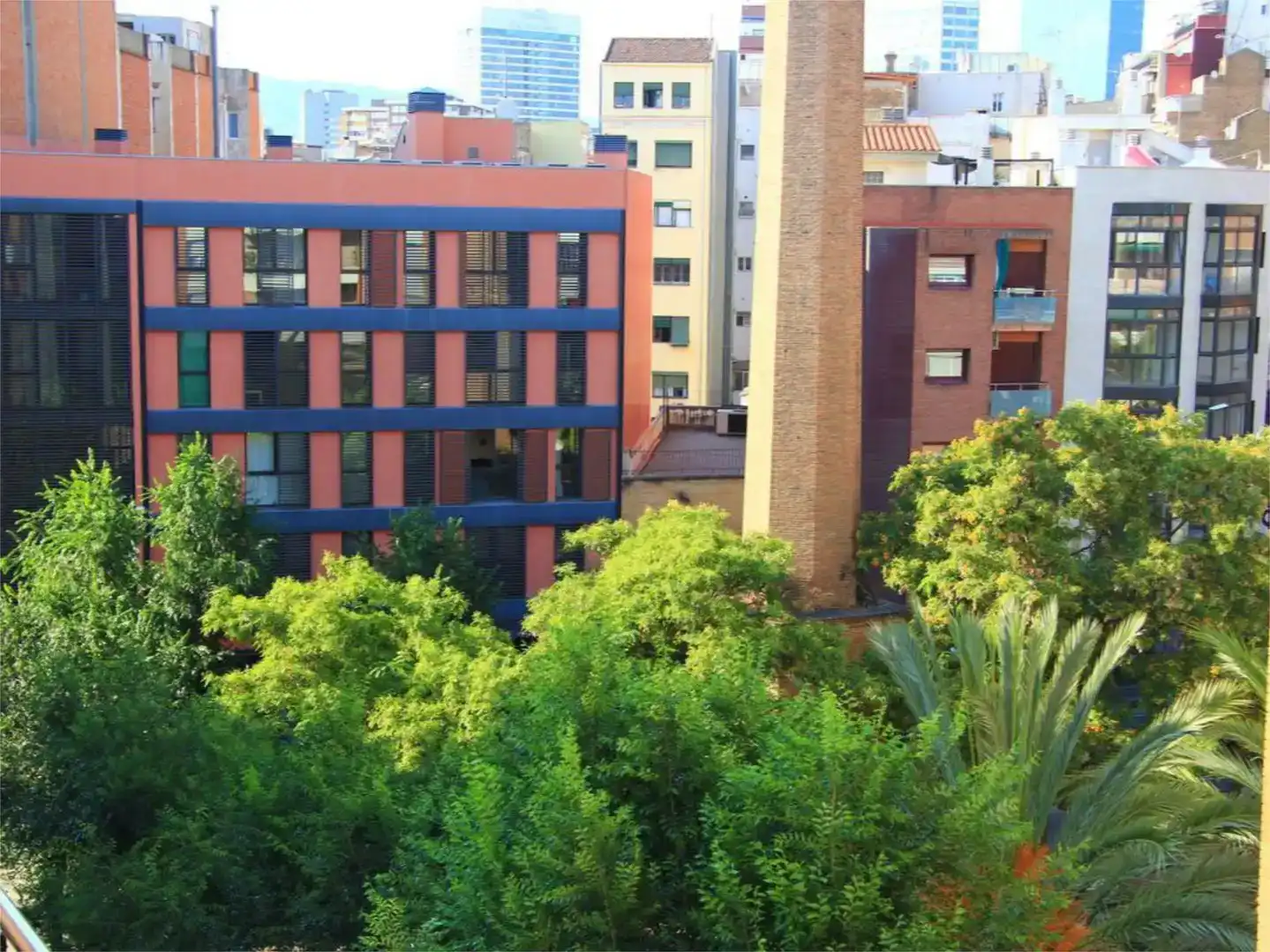 Vista exterior de Pis en venda en  Barcelona Capital amb Aire condicionat i Balcó