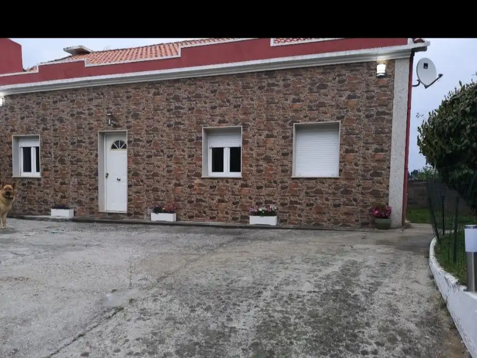 House with garden for sale in Tierno Galván 85