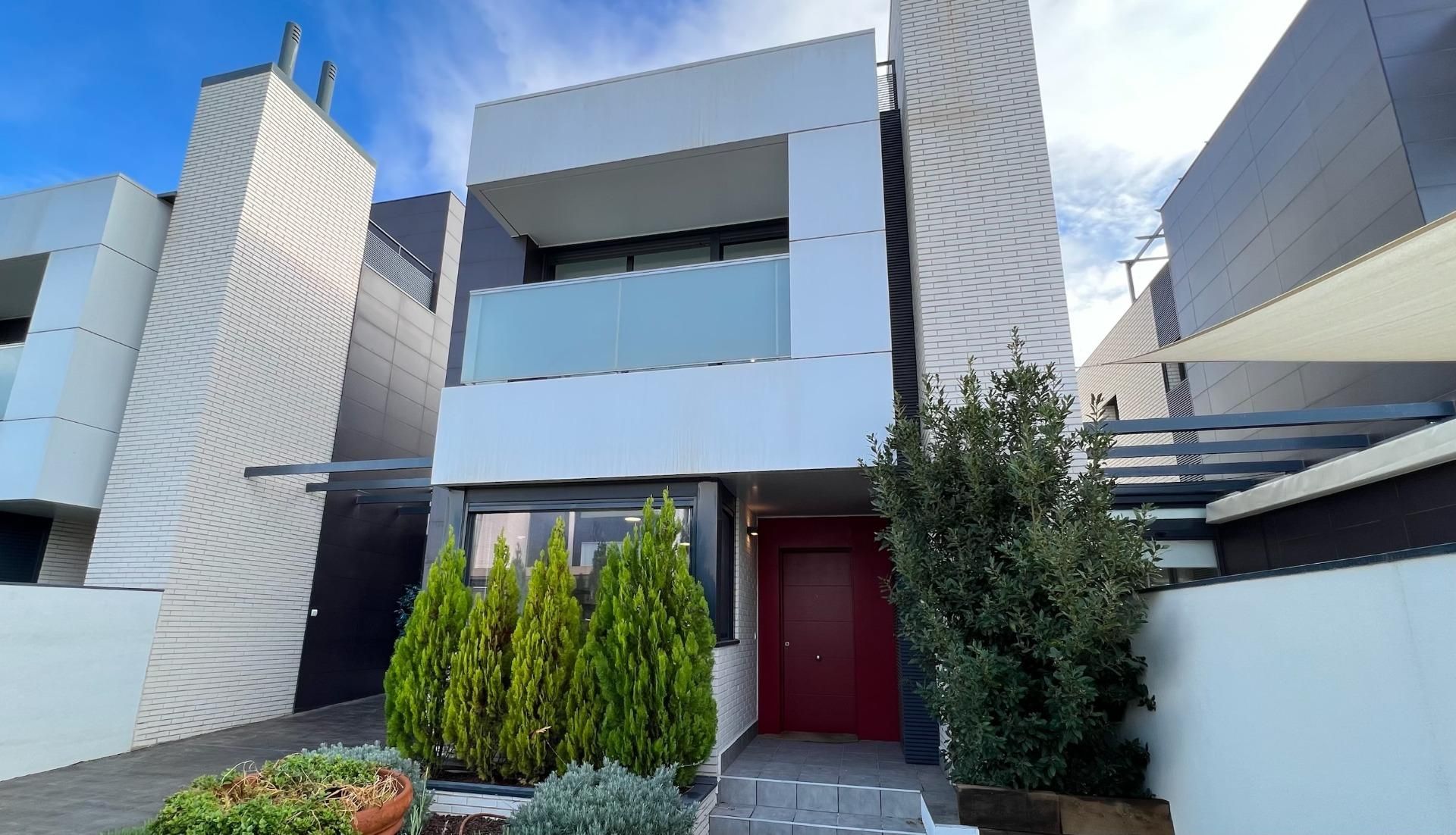 Exterior view of House or chalet for sale in Boadilla del Monte  with Air Conditioner, Heating and Private garden