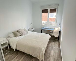 Bedroom of Flat to share in  Madrid Capital  with Air Conditioner, Heating and Terrace