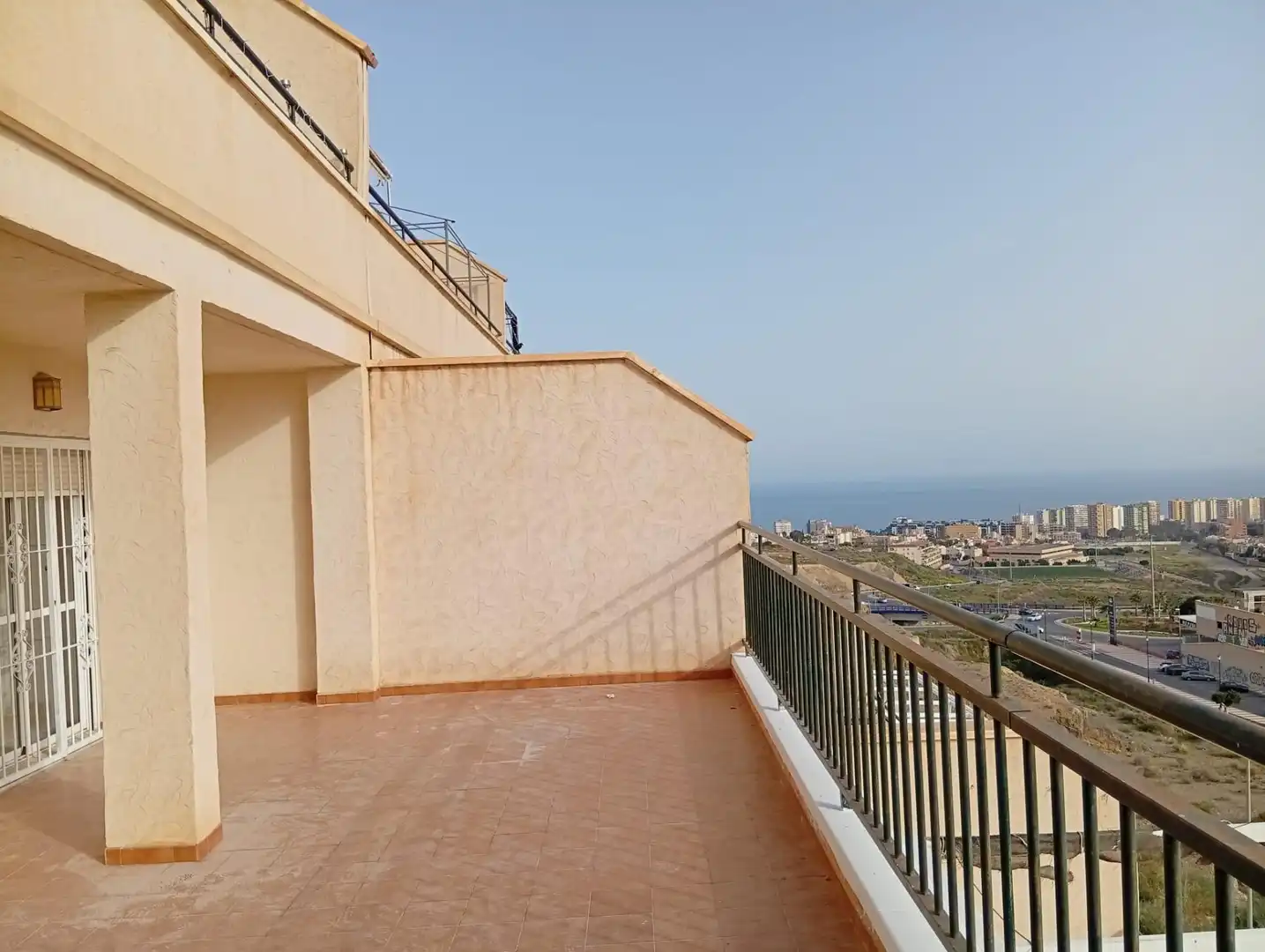 Terrasse von Wohnungen zum Verkauf in Roquetas de Mar mit Gemeinschaftspool