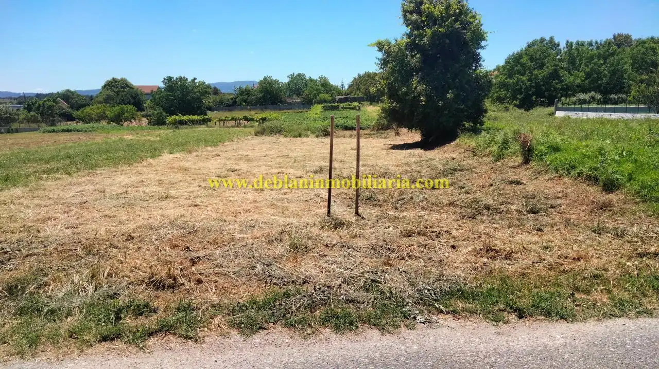 Terreny residencial en venda a Tui