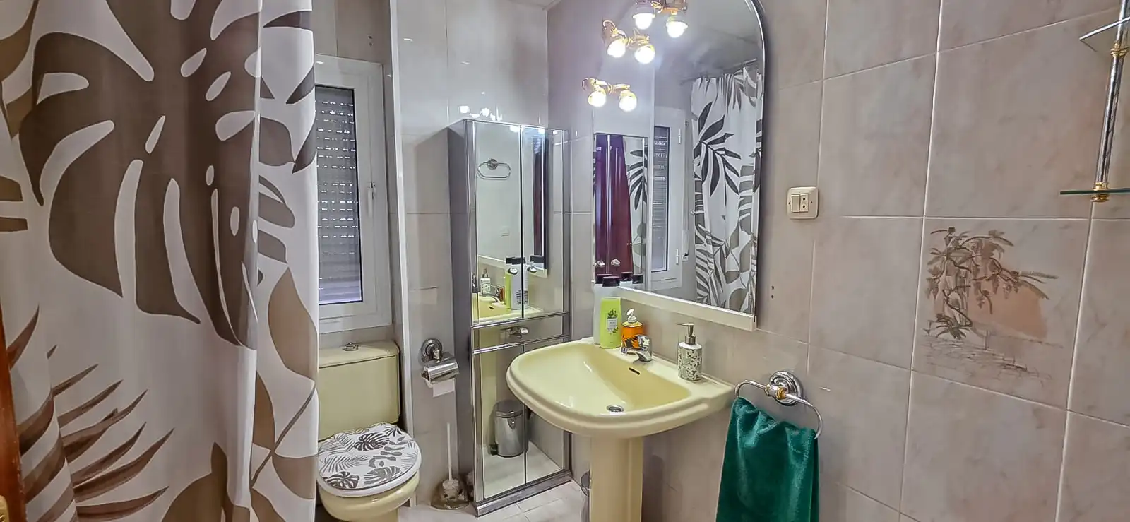 Badezimmer von Wohnung zur Miete in Linares mit Möbliert, Ofen und Waschmaschine