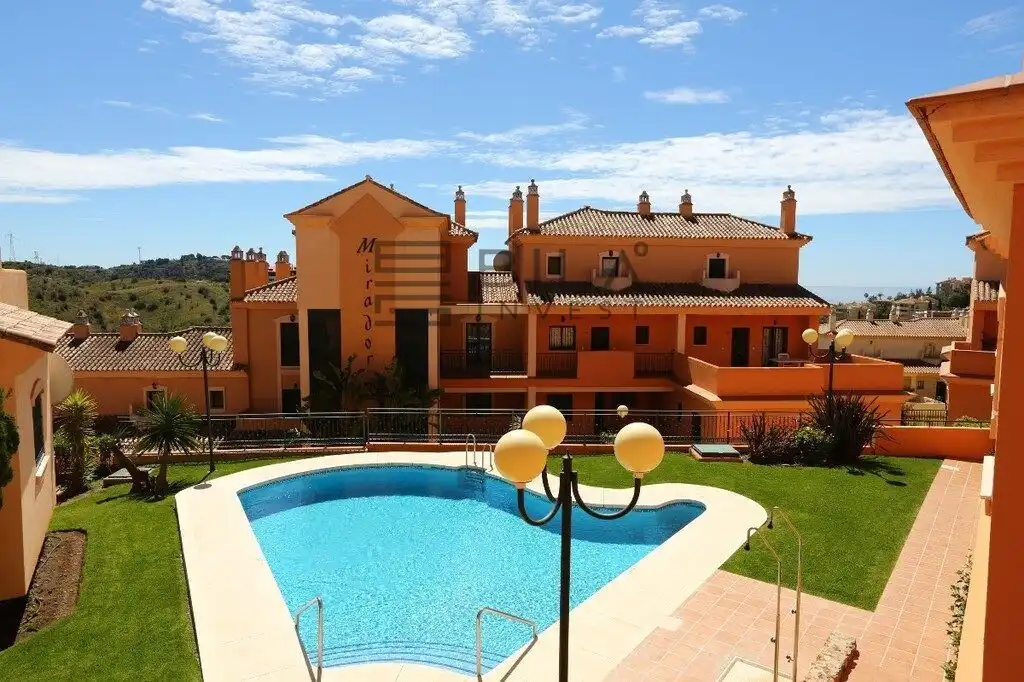 Außenansicht von Wohnung zum Verkauf in Marbella mit Klimaanlage, Terrasse und Abstellraum