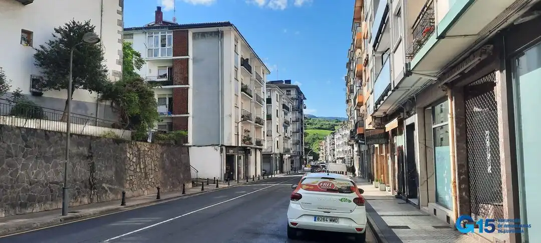 Außenansicht von Garage zum Verkauf in Andoain