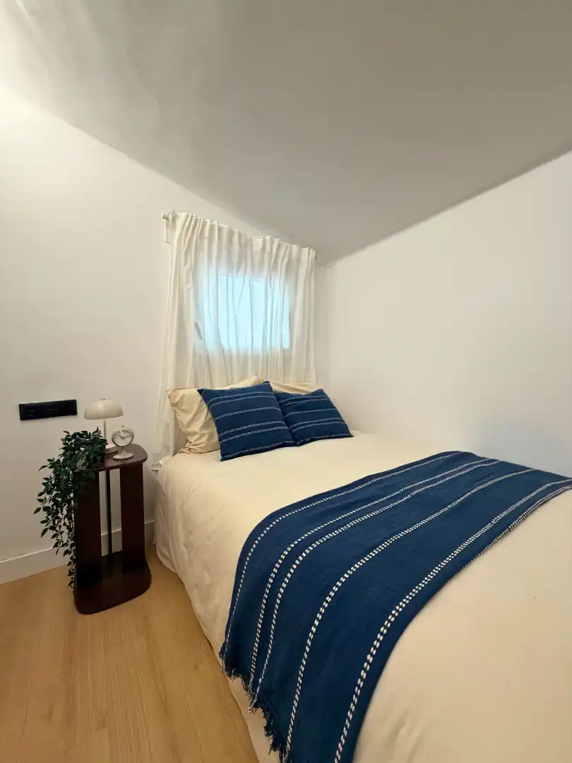 Habitación de Piso en venta en Oviedo  con Calefacción, Parquet y Terraza