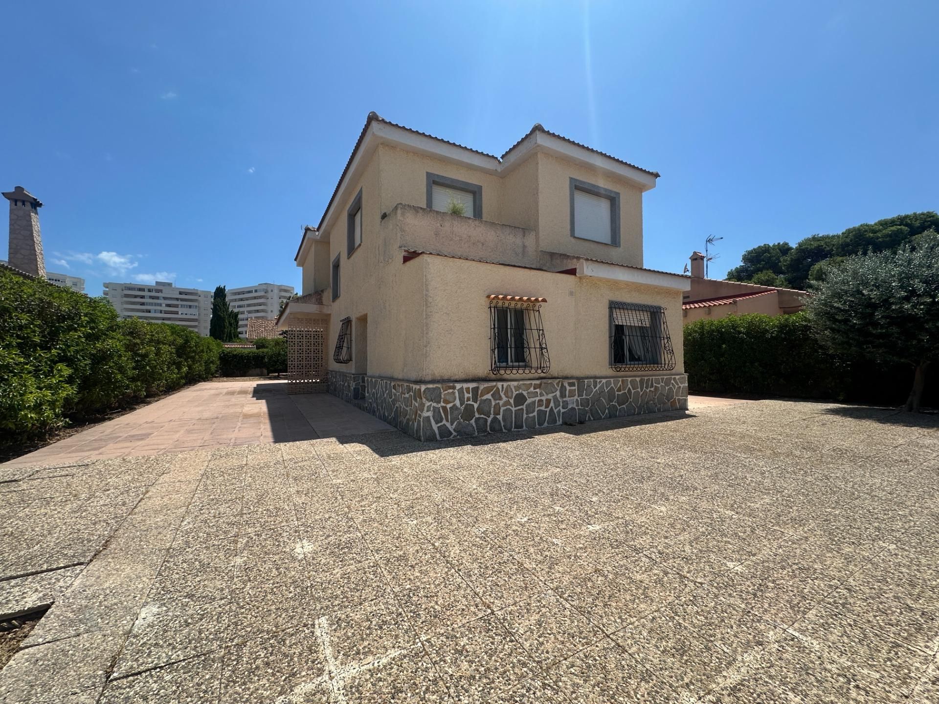 Vista exterior de Casa o xalet en venda en Cartagena amb Jardí privat, Traster i Balcó