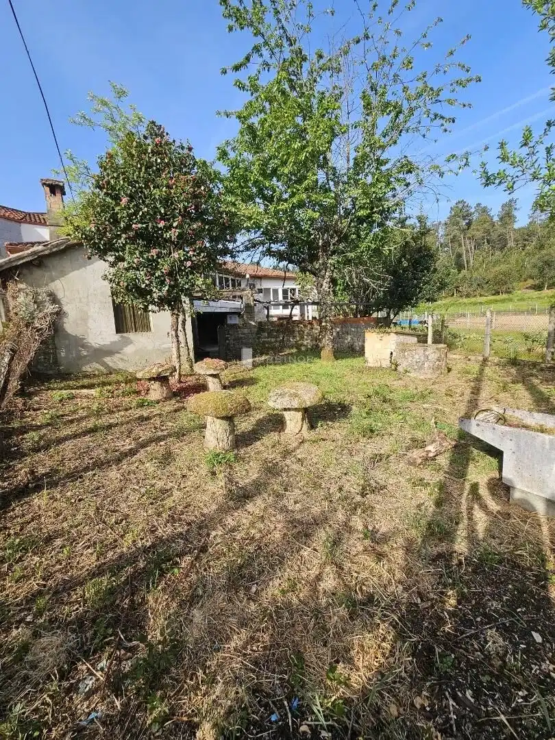 Houses for sale in Toén  with Heating and Private garden
