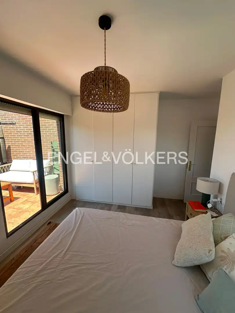 Schlafzimmer von Wohnung zur Miete in Madrid mit Klimaanlage, Heizung und Terrasse