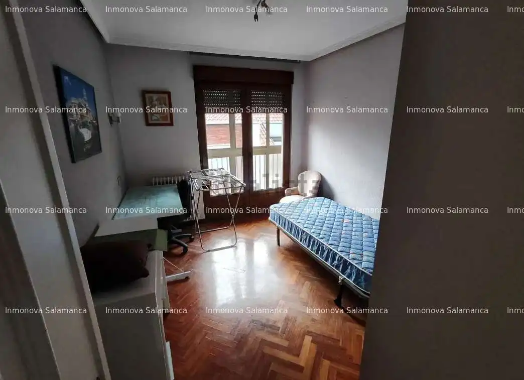 Bedroom of Flat for rent in Salamanca  with Heating, Furnished and Oven
