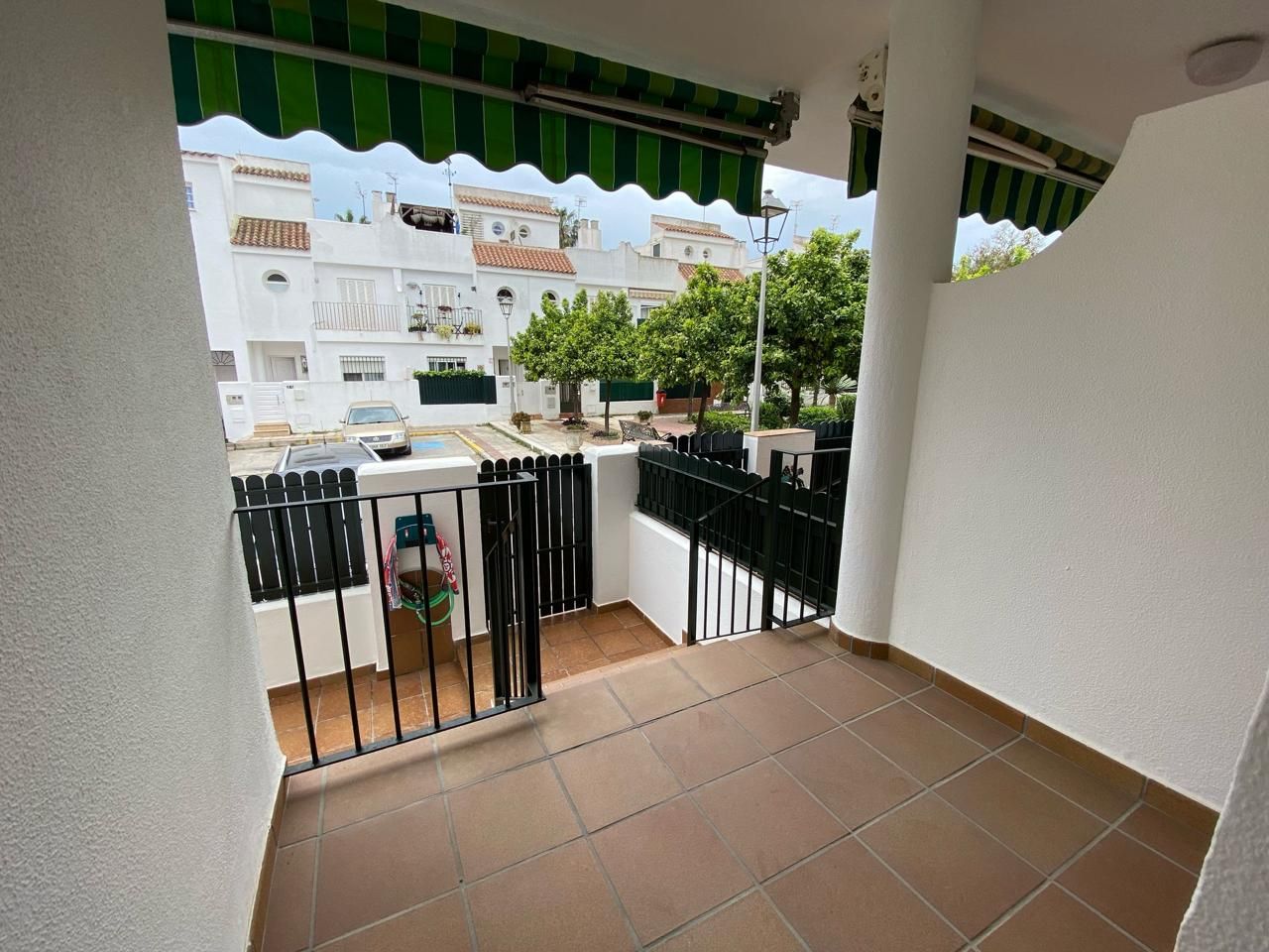 Vista exterior de Casa o xalet en venda en Sanlúcar de Barrameda amb Terrassa i Traster