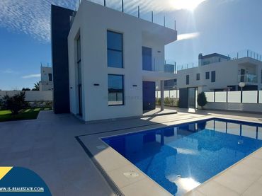 Xalet amb piscina en venda a Los Balcones - Los Altos