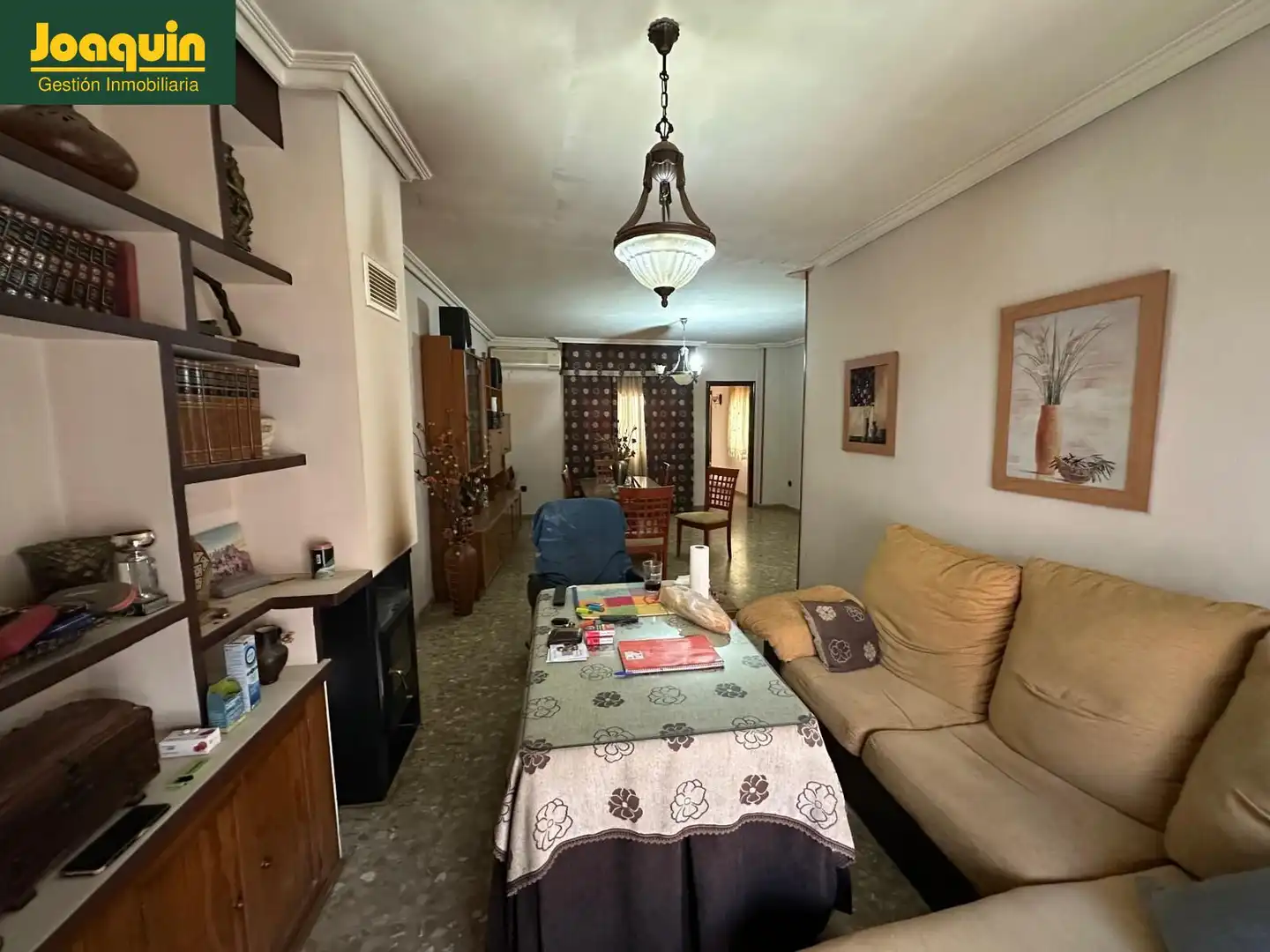 Wohnung zum Verkauf in Córdoba mit Klimaanlage, Terrasse und Abstellraum