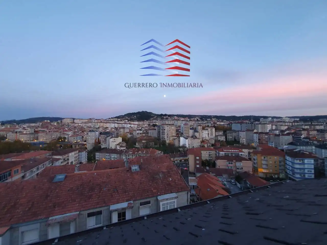 Außenansicht von Wohnung zur Miete in Ourense Capital  mit Heizung, Parkett und Terrasse