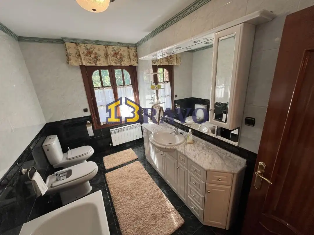 Baño de Casa o chalet en venta en Valle de Mena con Calefacción, Jardín privado y Terraza
