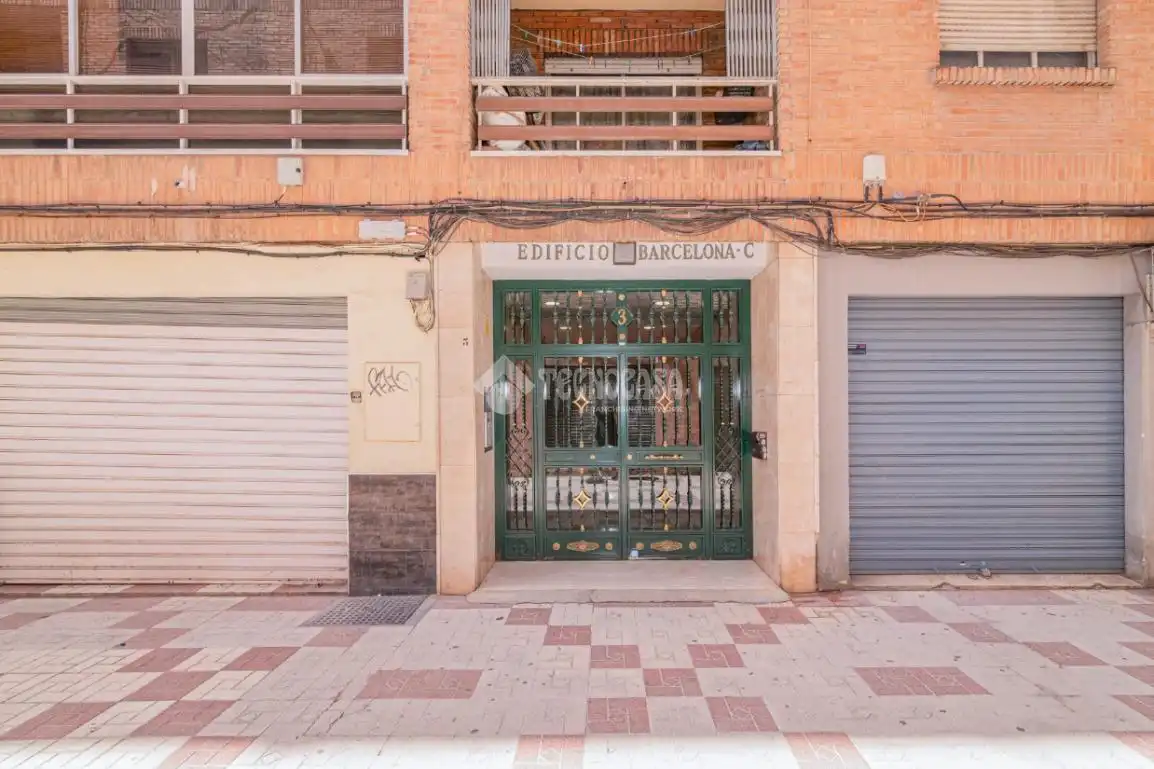 Vista exterior de Piso en venta en Granada con Calefacción y Balcón