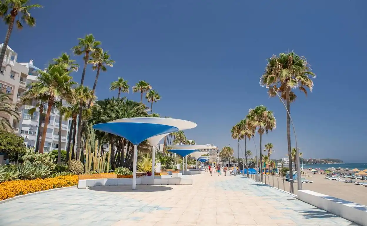Exterior view of Apartments for sale in Estepona  with Air Conditioner and Terrace