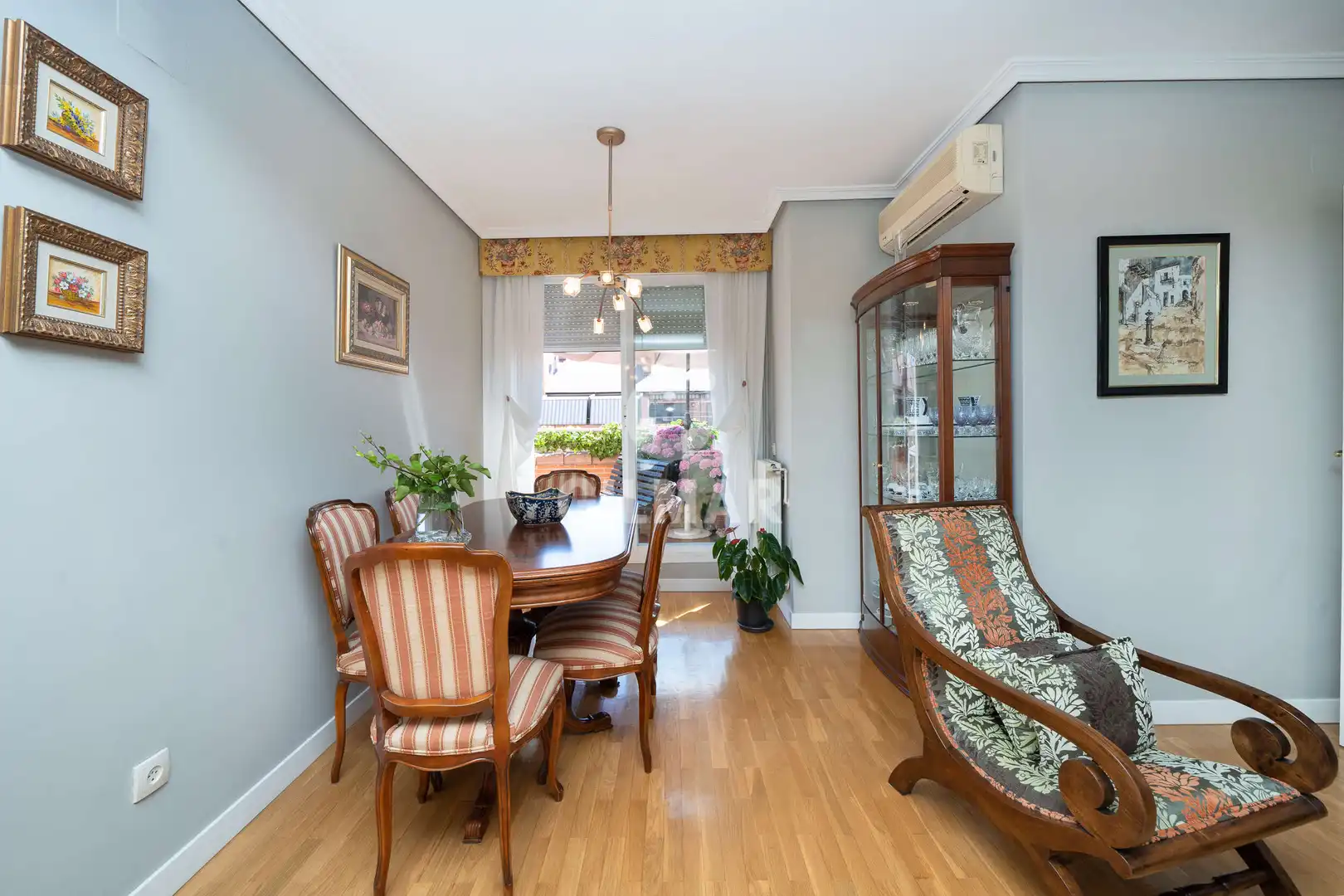 Comedor de Ático en venta en Madrid con Calefacción, Jardín privado y Trastero