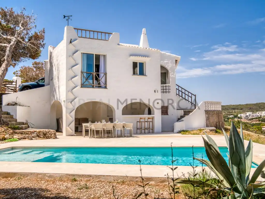 Vista exterior de Casa o xalet en venda en Ciutadella de Menorca amb Piscina