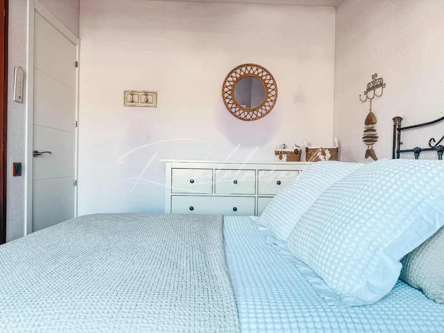 Schlafzimmer von Einfamilien-Reihenhaus zum Verkauf in Cambrils mit Klimaanlage, Heizung und Privatgarten
