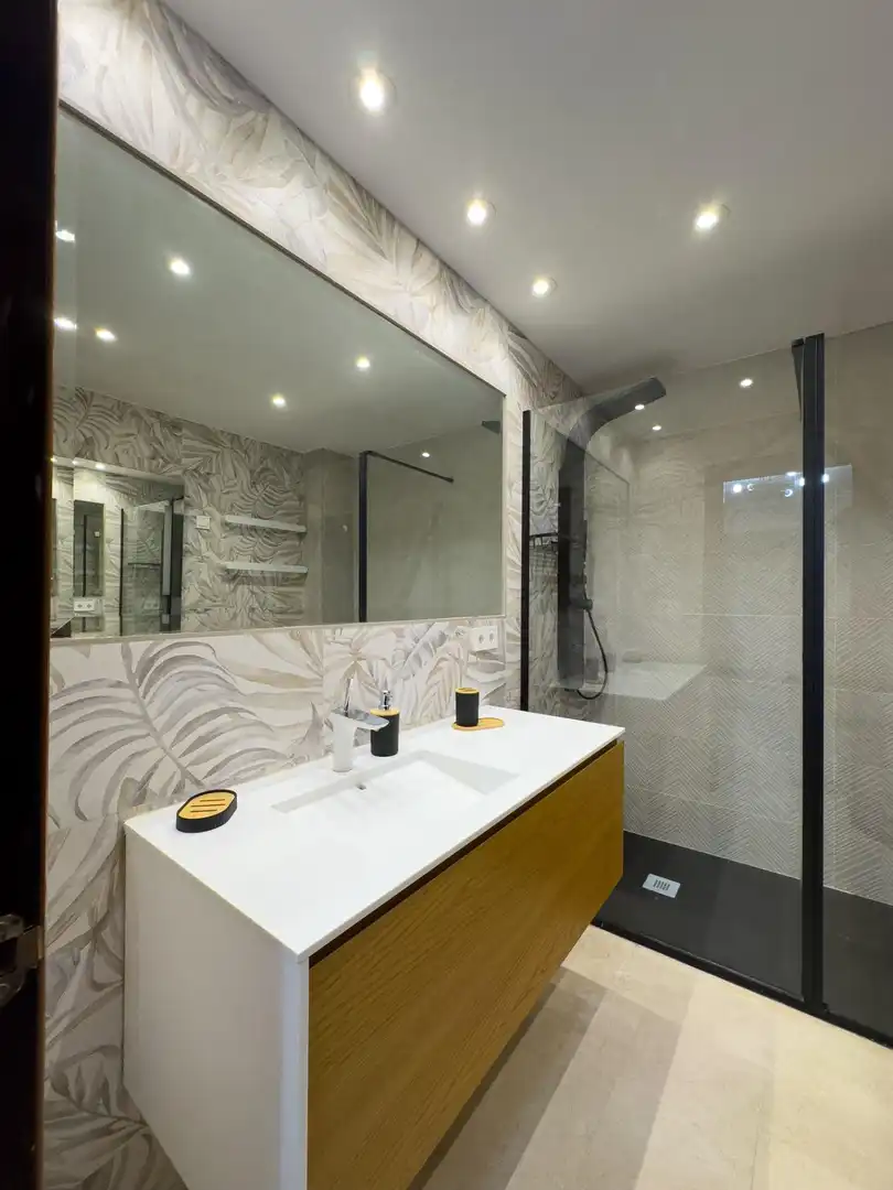 Baño de Piso de alquiler en Córdoba con Aire acondicionado, Calefacción y Amueblado