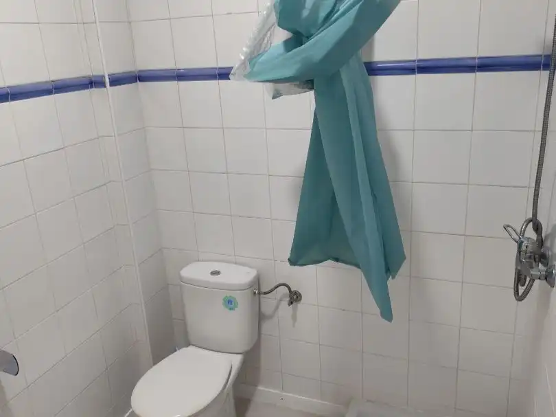 Baño de Piso de alquiler en Vigo  con Calefacción, Parquet y Amueblado