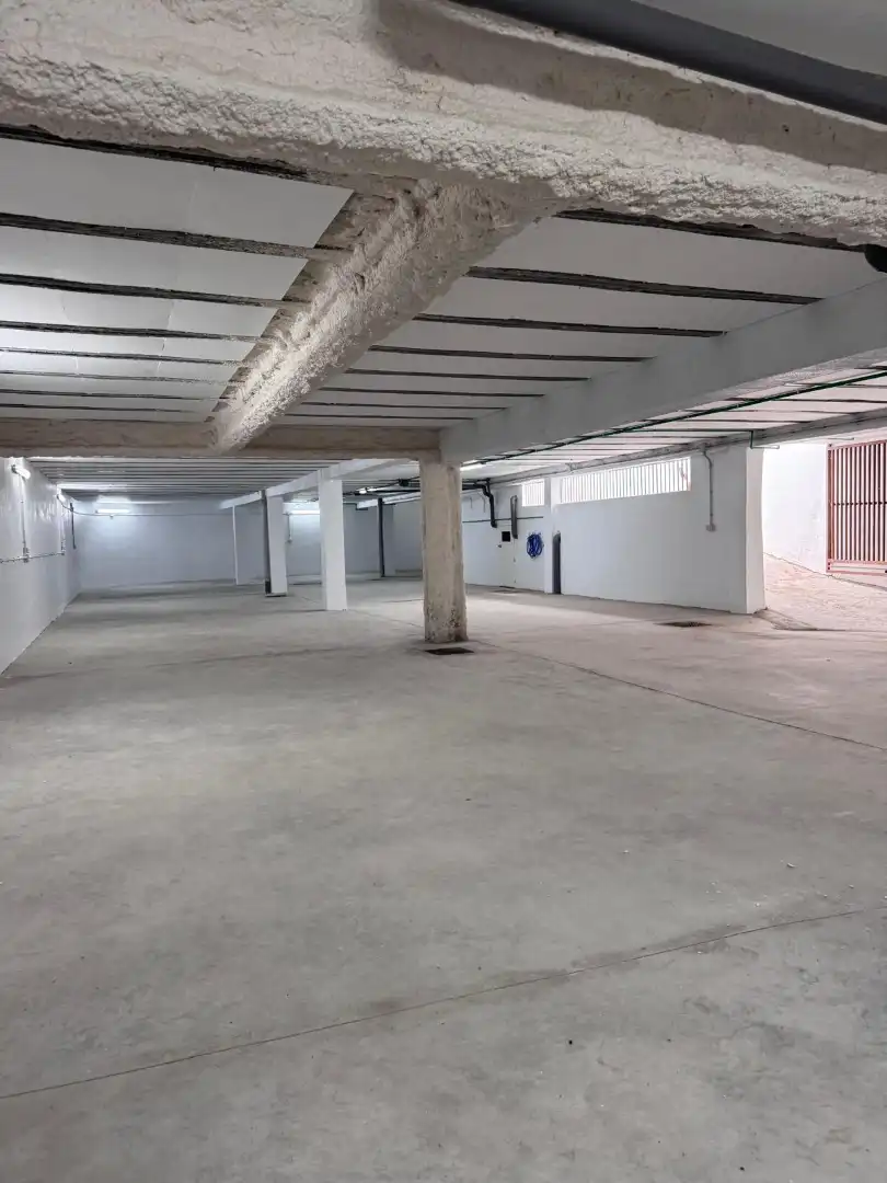 Local comercial en venda a Avenida V Centenario 5, imagen 12
