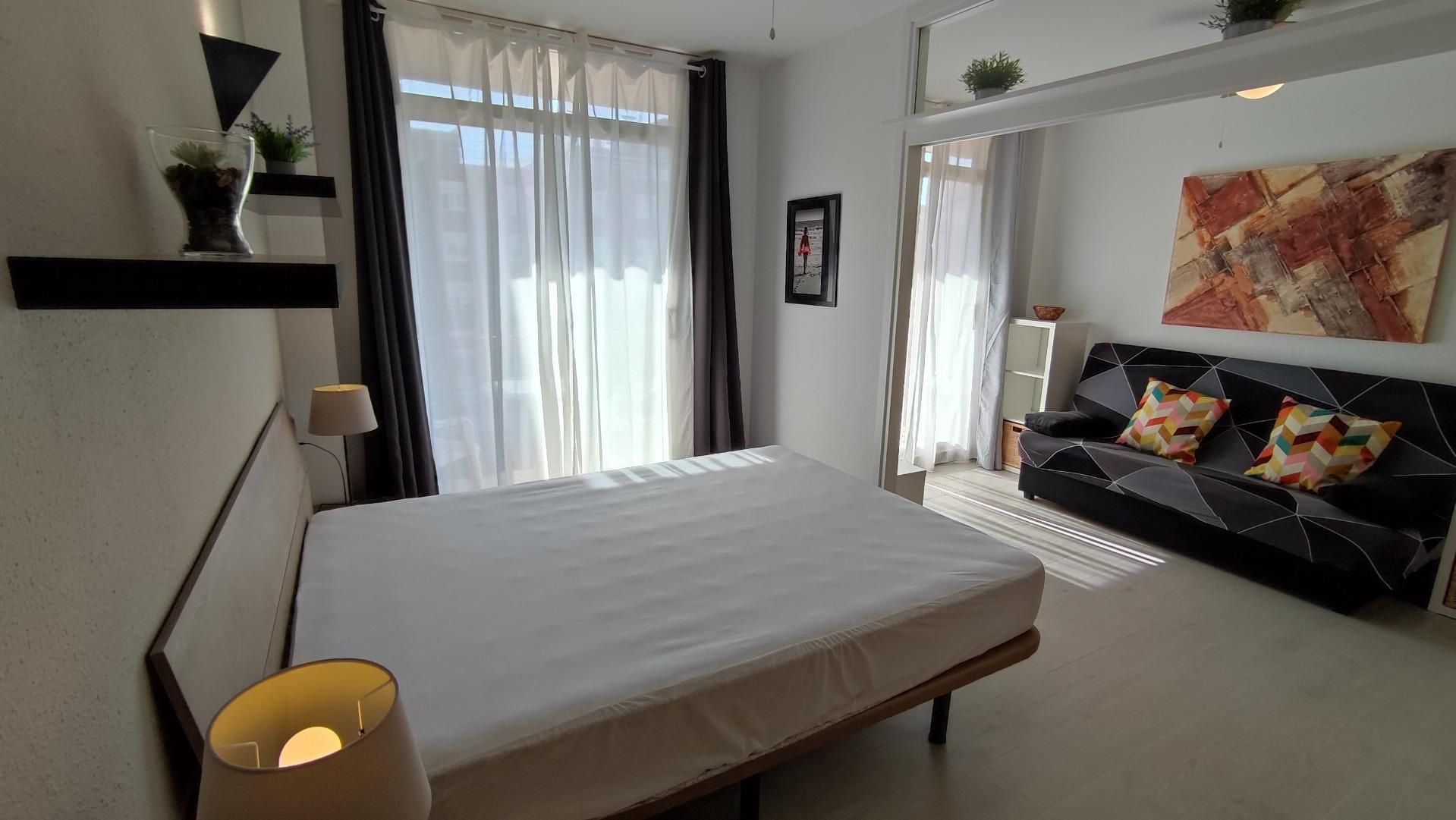 Dormitori de Apartament en venda en Calella amb Balcó i Piscina comunitària