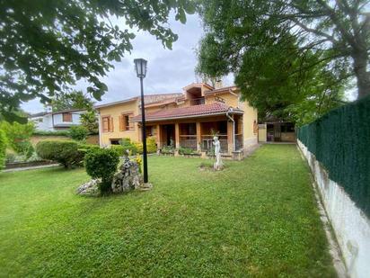 Vista exterior de Casa o xalet en venda en Valle de Tobalina amb Calefacció, Jardí privat i Traster