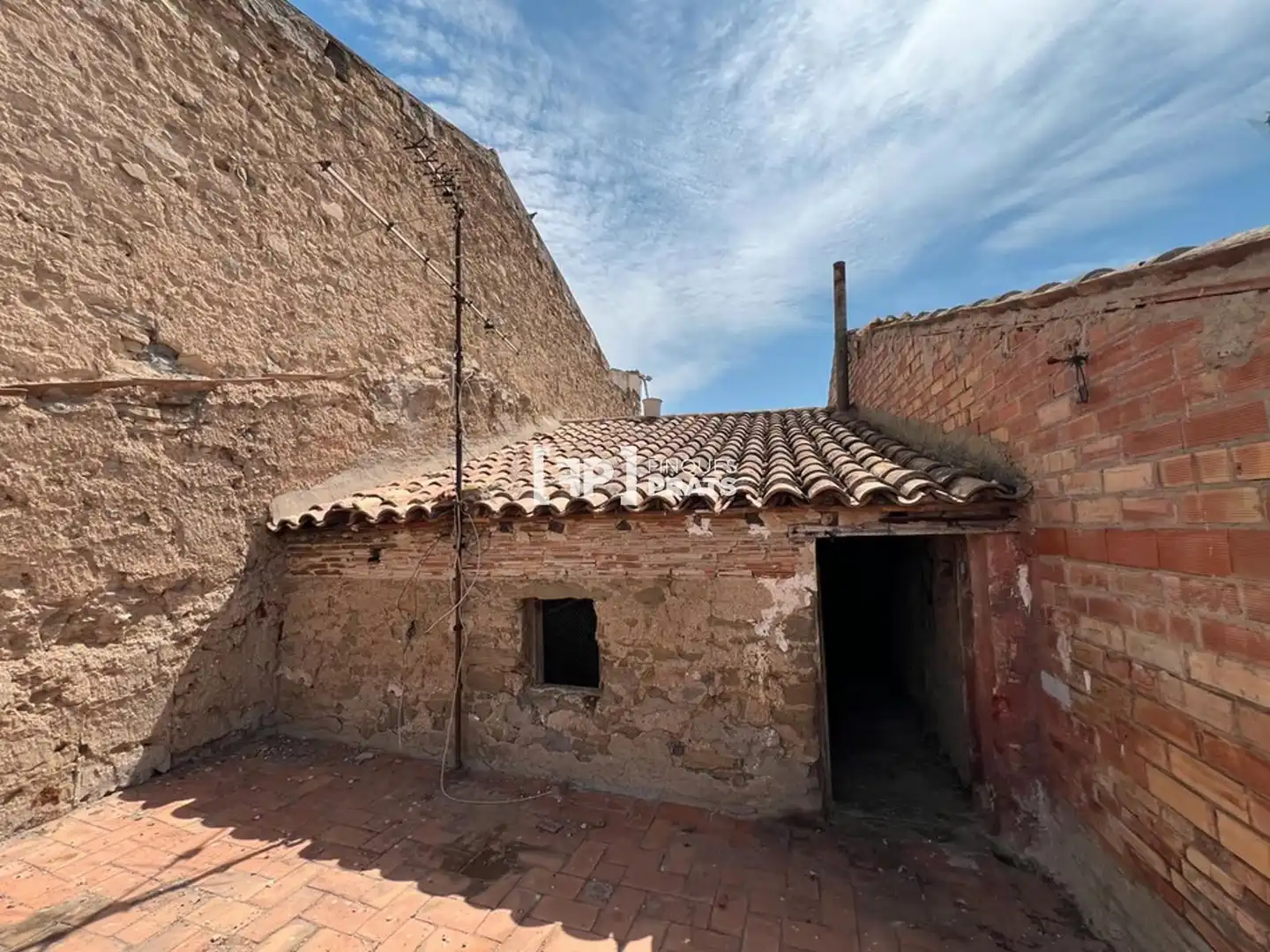 Vista exterior de Casa o xalet en venda en Castellserà amb Calefacció, Terrassa i Traster