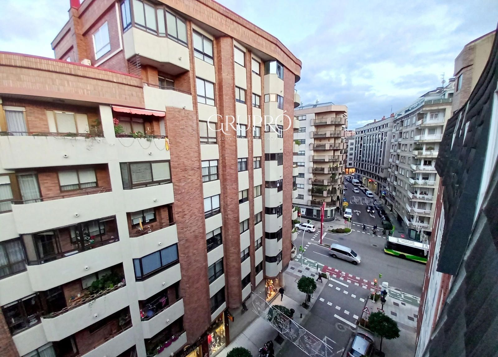 Vista exterior de Pis de lloguer en Vigo  amb Calefacció, Parquet i Traster