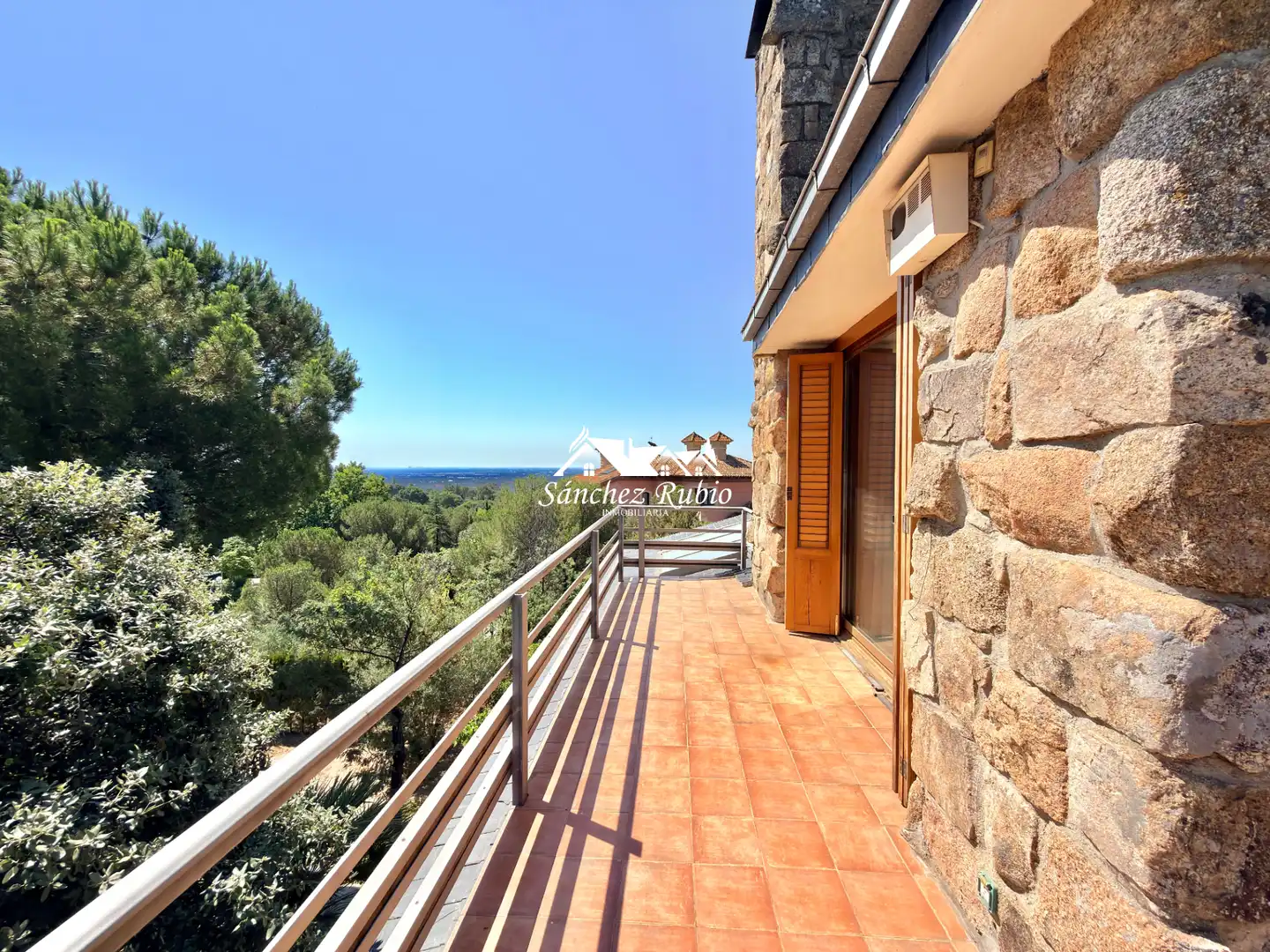 Terrassa de Casa o xalet en venda en Torrelodones amb Calefacció, Jardí privat i Parquet