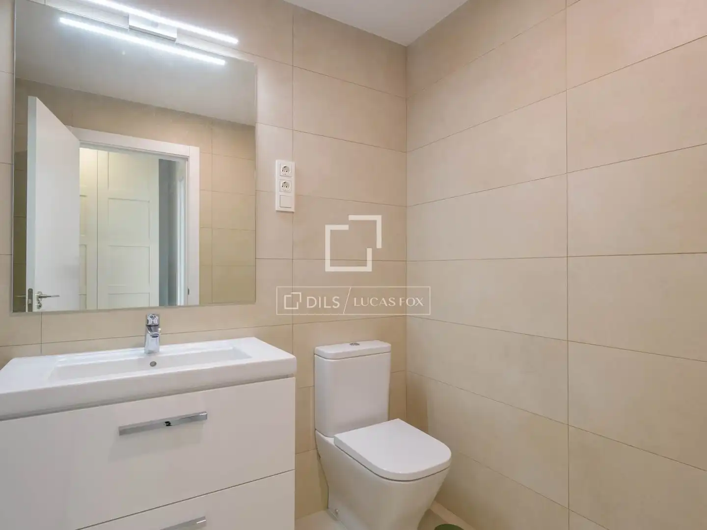Baño de Piso en venta en Málaga con Aire acondicionado, Calefacción y Terraza