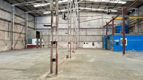 Foto 3 von Fabrikhallen zur Miete in Revilla, Camargo