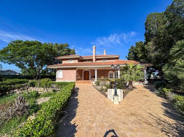 Villa avec balcon à vendre à Callosa de Segura