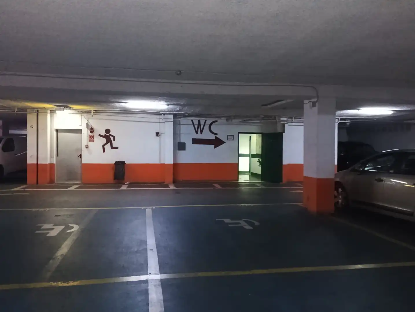 Parking de Garaje en venta en Barcelona con Alarma