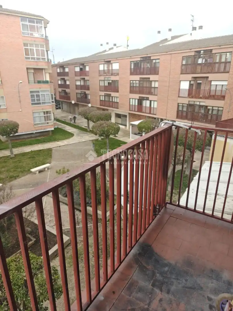 Terraza de Piso en venta en La Bañeza  con Calefacción, Terraza y Trastero