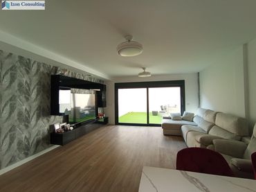 Adosado con piscina en venta en Imaginalia - Llanos del Águila