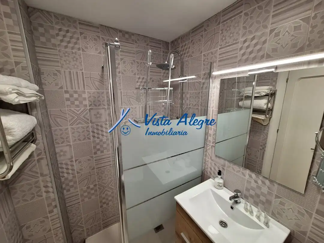 Baño de Apartamento en venta en Haro con Calefacción, Terraza y Amueblado