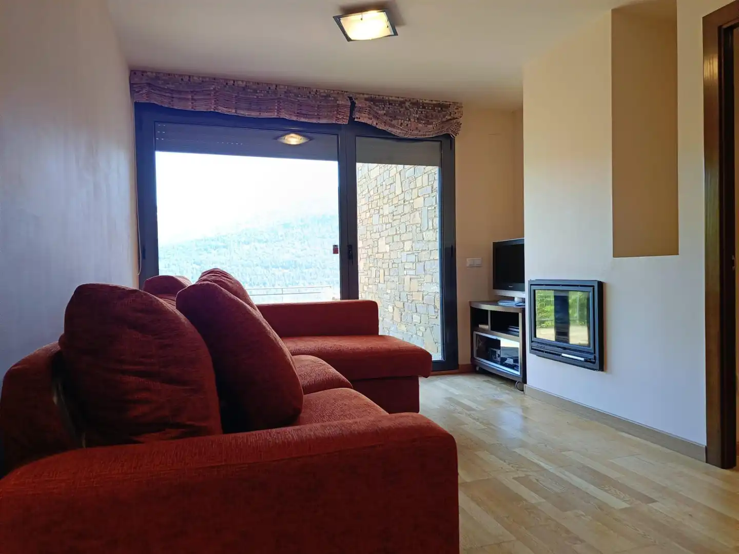 Sala de estar de Apartamento en venta en Vielha e Mijaran con Calefacción, Terraza y Balcón