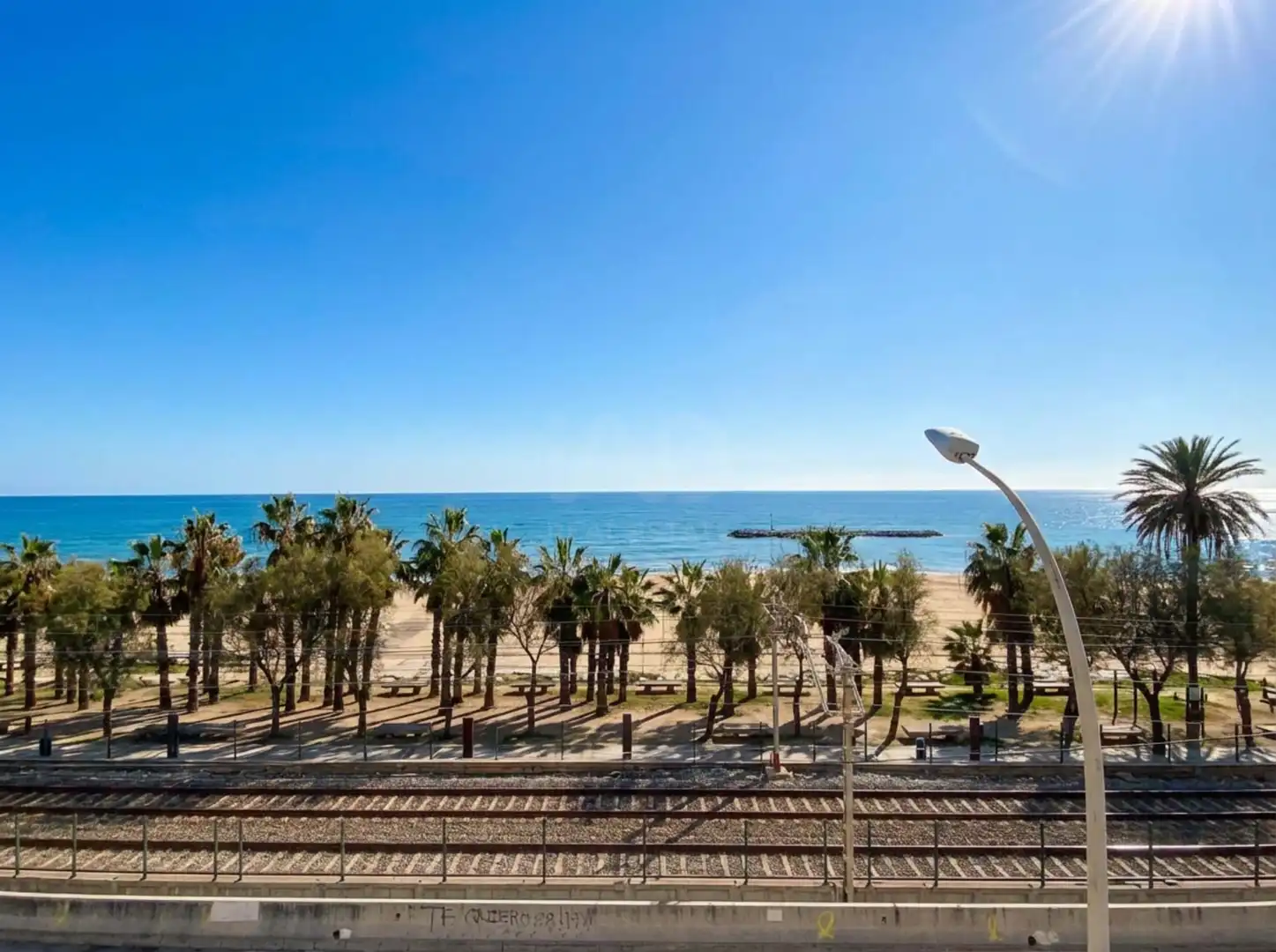 Vista exterior de Casa o xalet en venda en Premià de Mar amb Aire condicionat, Calefacció i Terrassa