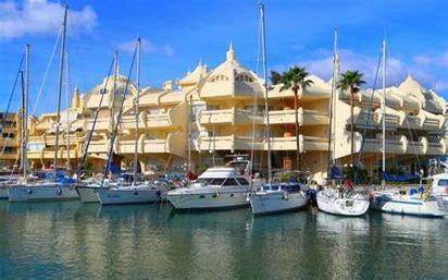 Vista exterior de Apartament en venda en Benalmádena amb Aire condicionat, Terrassa i Balcó