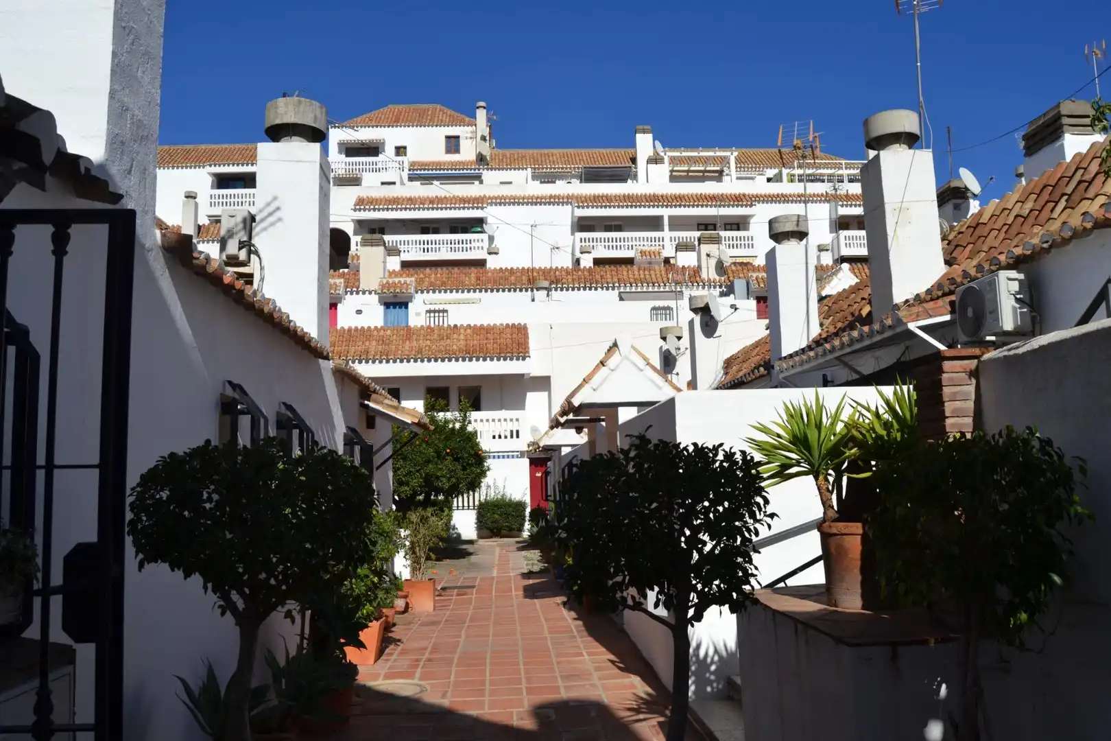 Vista exterior de Apartamento en venta en Mijas con Jardín privado, Terraza y Piscina comunitaria