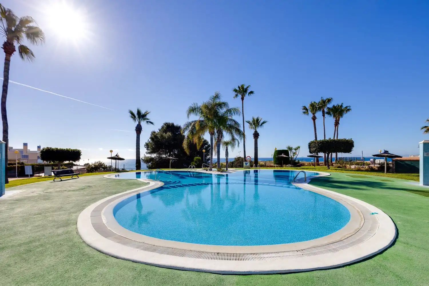 Piscina de Piso en venta en Orihuela con Aire acondicionado, Calefacción y Amueblado