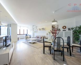 Living room of Flat to rent in  Madrid Capital  with Air Conditioner, Heating and Parquet flooring